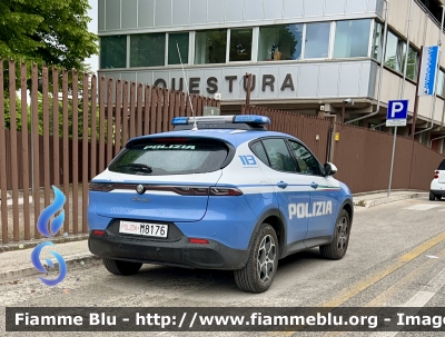 Alfa Romeo Tonale
Polizia di Stato 
Squadra Volante 
Allestimento FCA
POLIZIA M8176
Parole chiave: Alfa-Romeo Tonale POLIZIAM8176