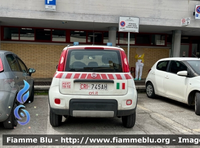 Fiat Nuova Panda 4x4 II serie 
Croce Rossa Italiana 
Comitato Regionale Abruzzo 
Allestimento Elevox 
CRI 745 AH
Parole chiave: Fiat Nuova_Panda_4x4_IIserie CRI745AH