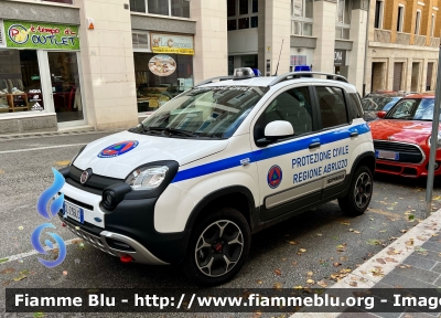 Fiat Nuova Panda Cross II serie 
Protezione Civile 
Regione Abruzzo 
Allestimento ISOTEC 
Parole chiave: Fiat Nuova_Panda_Cross_IIserie