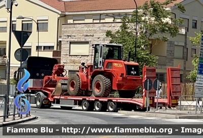 New Holland W130B
Vigili del Fuoco 
Comando Provinciale di L’Aquila 
VF 26824
Parole chiave: New Holland_W130B VF26824