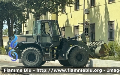 New Holland Kobelco W130B
Esercito Italiano 
IX Reggimento Alpini L’Aquila 
MACC.OP. EI DB 102
Parole chiave: New Holland_Kobelco_W130B MACC.OP.EIDB102