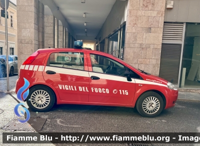 Fiat Grande Punto 
Vigili del Fuoco 
Comando Provinciale Di Teramo 
Nucleo S.A.P.R. Teramo
VF 25586
Parole chiave: Fiat Grande_Punto VF25586