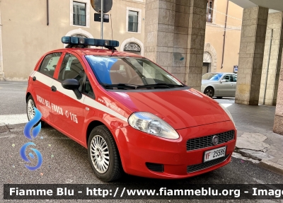 Fiat Grande Punto 
Vigili del Fuoco 
Comando Provinciale Di Teramo 
Nucleo S.A.P.R. Teramo
VF 25586
Parole chiave: Fiat Grande_Punto VF25586