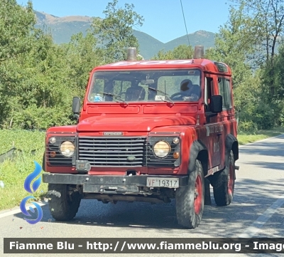 Land Rover Defender 90
Vigili del Fuoco 
Comando Provinciale Di L’Aquila 
VF 19317
Parole chiave: Land-Rover Defender_90 VF19317