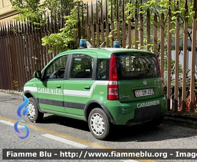 Fiat Nuova Panda 4x4 Climbing I serie 
Carabinieri 
Comando Carabinieri Unità per la Tutela Forestale Ambientale ed Agroalimentare 
CC DM 432
Parole chiave: Fiat Nuova_Panda_4x4_Climbing_Iserie CCDM432