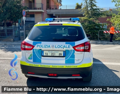 Suzuki SX4 S-Cross I serie restyle
Polizia Locale 
Comune di Montorio Al Vomano (TE)
Allestimento Ciabilli
POLIZIA LOCALE YA 051 AN
Parole chiave: Suzuki SX4_SCross_Iserie_restyle POLIZIALOCALEYA051AN