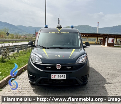 Fiat Dobló IV serie 
Guardia di Finanza 
GdiF 191 BR 
Particolare Logo 250 Anni
Parole chiave: Fiat Dobló_IVserie GDIF191BR