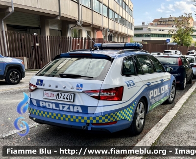 Skoda Superb Wagon III serie restyle
Polizia di Stato 
Polizia Stradale in servizio sulla rete autostrade Per L’Italia 
Allestimento Focaccia 
POLIZIA M7440
Parole chiave: Skoda Superb_Wagon_IIIserie_restyle POLIZIAM7440