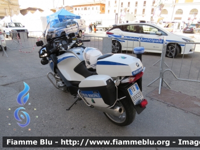 Bmw 1200 RT
Polizia Municipale 
Comune Di L'Aquila 
POLIZIA LOCALE YA 00020
Parole chiave: Bmw 1200_RT