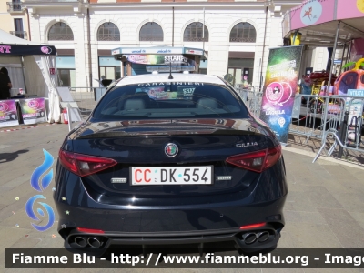 Alfa Romeo Nuova Giulia Quadrifglio 
Carabinieri
Nucleo Operativo e Radiomobile di Roma 
CC DK 554
Parole chiave: Alfa Romeo Nuova_Giulia_Quadrifoglio CCDK554