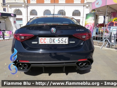 Alfa Romeo Nuova Giulia Quadrifglio 
Carabinieri
Nucleo Operativo e Radiomobile di Roma 
CC DK 554
Parole chiave: Alfa Romeo Nuova_Giulia_Quadrifoglio CCDK554