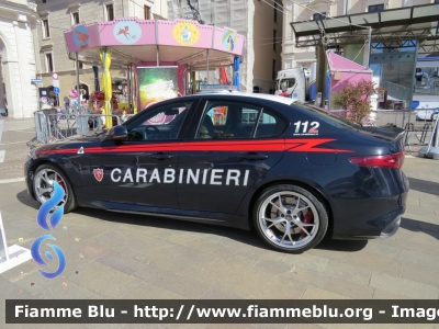 Alfa Romeo Nuova Giulia Quadrifglio 
Carabinieri
Nucleo Operativo e Radiomobile di Roma 
CC DK 554
Parole chiave: Alfa Romeo Nuova_Giulia_Quadrifoglio CCDK554