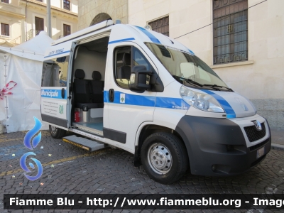 Peugeot Boxer III serie
Polizia Munucipale 
Comune Di L'Aquila
Unità Mobile 
Alesstimento Bertazzoni
POLIZIA LOCALE YA 609 AJ
Parole chiave: Peugeot Boxer_IIIserie POLIZIALOCALEYA609AJ