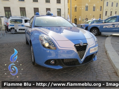 Alfa Romeo Nuova Giulietta restyle
Polizia di Stato
Allestimento NCT
Decorazione Grafica Atrlantis 
POLIZIA M6157
Parole chiave: Alfa-Romeo Nuova_Giulietta_restyle POLIZIAM6157