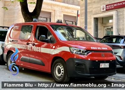 Fiat E-Dobló 
Vigili del Fuoco 
Comando Provinciale di L’Aquila 
VF 33443
Parole chiave: Fiat E-Dobló VF33443