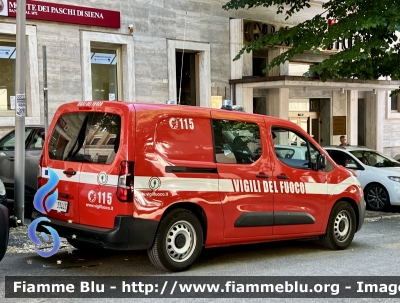 Fiat E-Dobló 
Vigili del Fuoco 
Comando Provinciale di L’Aquila 
VF 33443
Parole chiave: Fiat E-Dobló VF33443