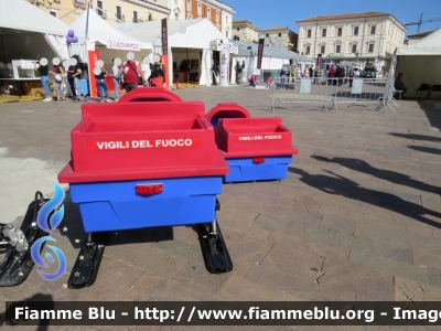 Equinox-Rescue Boggan sci
Vigili del Fuoco
Comando Provinciale di L'Aquila
Barella da soccorso a traino universale per motoslitta e quad cingolati allestimento speciale da soccorso
allestitore Motorparma
Parole chiave: Equinox-Rescue Boggan_sci