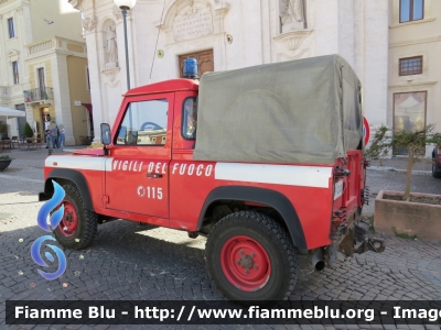 Land Rover Defender 90
Vigili del Fuoco 
Comando Provinciale di L'aquila 
VF 22333
Parole chiave: Land-Rover Defender_90 Vf22333