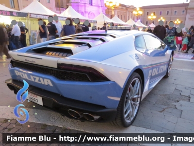 Lamborghini Huracàn LP 610-4
Polizia di Stato
Polizia Stradale 
Allestita Lamborghini
Decorazione Grafica Artlantis 
POLIZIA H8862
con stemma celebrativo "70 anni Polizia Stradale"
Parole chiave: Lamborghini Huracan_LP_610-4 POLIZIAH8862