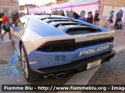 Lamborghini Huracàn LP 610-4
Polizia di Stato
Polizia Stradale 
Allestita Lamborghini
Decorazione Grafica Artlantis 
POLIZIA H8862
con stemma celebrativo "70 anni Polizia Stradale"
Parole chiave: Lamborghini Huracan_LP_610-4 POLIZIAH8862