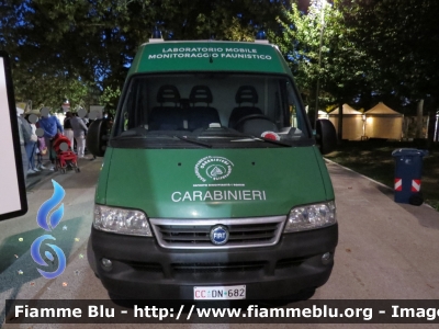 Fiat Ducato III serie 
Carabinieri 
Comando Carabinieri Unita Per la Tutela Forestale Ambientale ed Agroalimentare
Laboratorio Mobile Monitoraggio Faunistico
CC DN 682
Parole chiave: Fiat Ducato_IIIserie CCDN682