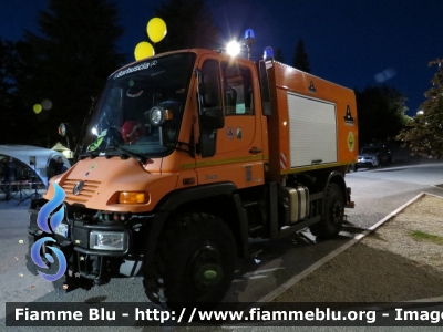 Mercedes-Benz Unimog U400
Protezione Civile 
PIVEC L'Aquila 
Mezzo AIB 
Allestimento Assaloni
Parole chiave: Mercedes-Benz Unimog_U400