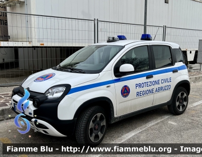 Fiat Nuova Panda Cross II serie 
Protezione Civile 
Regione Abruzzo 
Allestimento Isotec 
Parole chiave: Fiat Nuova_Panda_Cross_IIserie