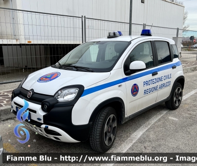 Fiat Nuova Panda Cross II serie 
Protezione Civile 
Regione Abruzzo 
Allestimento Isotec 
Parole chiave: Fiat Nuova_Panda_Cross_IIserie