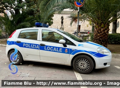 Fiat Grande Punto 
Polizia Locale 
Comune di Teramo 
POLIZIA LOCALE YA 381 AC
Parole chiave: Fiat Grande_Punto POLIZIALOCALEYA381AC