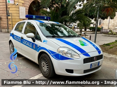 Fiat Grande Punto 
Polizia Locale 
Comune di Teramo 
POLIZIA LOCALE YA 381 AC
Parole chiave: Fiat Grande_Punto POLIZIALOCALEYA381AC