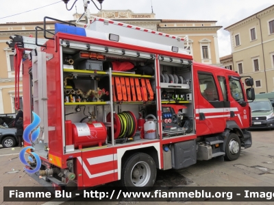 Renault Midlum III serie 
Vigili del Fuoco
Comando Provinciale di L'Aquila
APS allestimento Rosenfire
VF 30111
Parole chiave: Renault Midlum_IIIserie VF30111