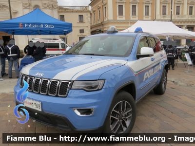 Jeep Grand Cherokee
Polizia di Stato
POLIZIA M4928
Parole chiave: Jeep Grand_Cherokee POLIZIAM4928