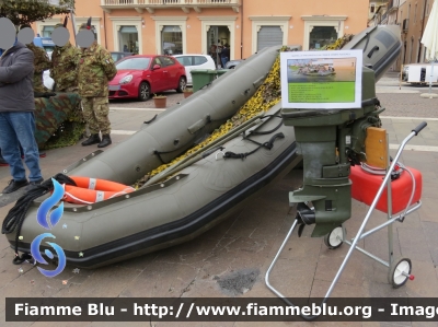 Battello Pneumatico da 5 uomini Zodiac 
9' Reggimento Alpini L'Aquila
"Battaglione Multifunzinale Vicenza"
Parole chiave: Gommone Zodiac