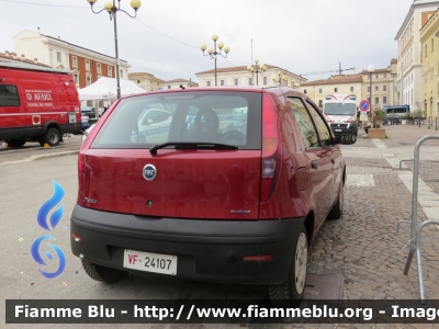 Fiat Punto III serie 
Vigili del Fuoco 
Comando Provinciale di L'Aquila
VF 24107
Parole chiave: Fiat Punto_IIIserie VF24107