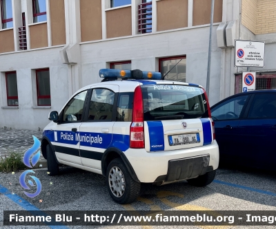 Fiat Nuova Panda 4x4 I serie 
Polizia Municipale 
Comune di L’Aquila 
Allestimento Bertazzoni 
POLIZIA LOCALE YA 030 AG
Parole chiave: Fiat Nuova_Panda_4x4_Iserie POLIZIALOCALEYA030AG