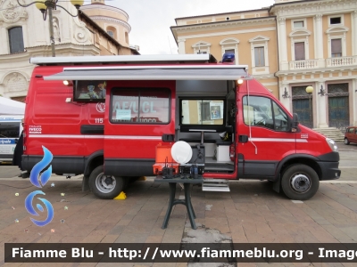 Iveco Daily V serie
Vigili del Fuoco
Comando Provinciale di L'Aquila
AutoFurgone/Unità di Crisi Locale
Allestimento Iveco-Magirus
VF 27001
Parole chiave: Iveco Daily_Vserie VF27001