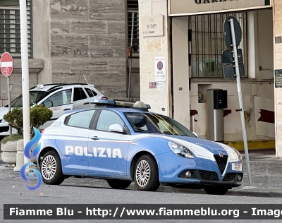 Alfa Romeo Nuova Giulietta Restyle 
Polizia di Stato 
Allestimento NCT Nuova Carrozzeria Torinese 
POLIZIA M1412
Parole chiave: Alfa-Romeo Nuova_Giulietta_restyle POLIZIAM1412