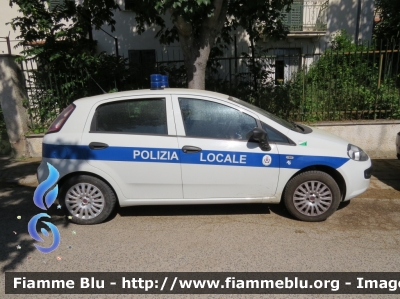 Fiat Punto EVO
Polizia Locale
Comune Di Scurcola Marsicana
Parole chiave: Fiat Punto_EVO