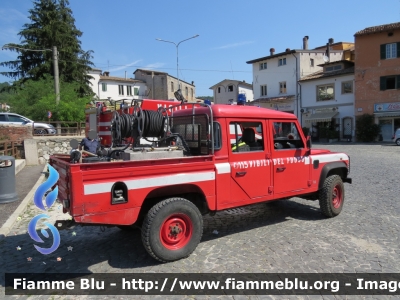 Land Rover Defender 130
Vigili del Fuoco
Comando Provinciale di L'Aquila
VF 19367
Parole chiave: Land-Rover Defender_130 VF19367