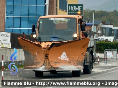 Unimog U400
Amministrazione Provinciale di L’Aquila 
Allestito con Lama Sgombraneve a Vomere Assaloni e Spargisale Shmidt
Parole chiave: Unimog U400