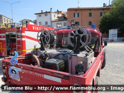 Land Rover Defender 130
Vigili del Fuoco
Comando Provinciale di L'Aquila
VF 19367
Parole chiave: Land-Rover Defender_130 VF19367