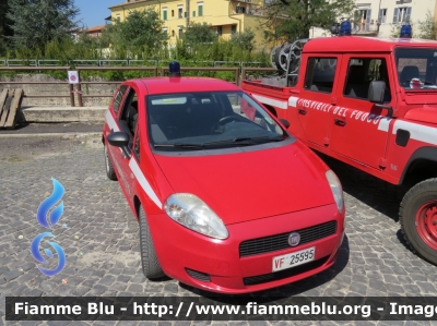 Fiat Grande Punto
Vigili del Fuoco
Comando Provinciale di L'Aquila
Versione 3 Porte
VF 25595
Parole chiave: Fiat Grande_Punto VF25595