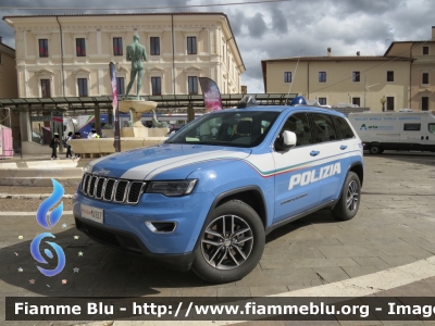 Jeep Grand Cherokee IV serie restyle
Polizia Di Stato
Allestimento FCA
POLIZIA M4927
Parole chiave: Jeep Grand_Cherokee_IVserie_restyle POLIZIAM4927