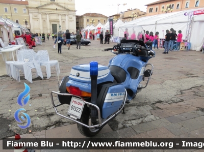 Bmw R850RT II serie
Polizia Di Stato
Polizia Stradale
POLIZIA D1922
con stemma celebrativo "70 Anni Polizia Stradale"
Parole chiave: Bmw R850RT_IIserie POLIZIAD1922