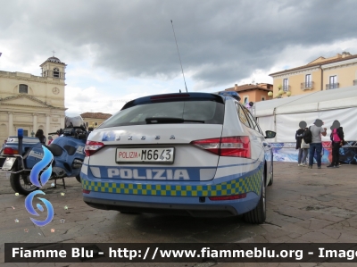 Skoda Superb Wagon III serie restyle
Polizia di Stato
Polizia Stradale in servizio sulla A24/A25 "Strada Dei Parchi"
POLIZIA M6643
Parole chiave: Skoda Superb_Wagon_IIIserie_restyle POLIZIAM6643