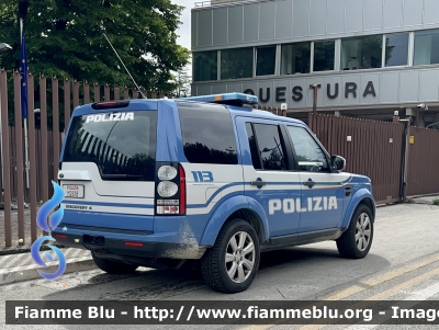 Land Rover Discovery 4 
Polizia di Stato 
Reparto Prevenzione Crimine 
Allestimento Marazzi
POLIZIA M2618
Parole chiave: Land-Rover Discovery_4 POLIZIAM2618