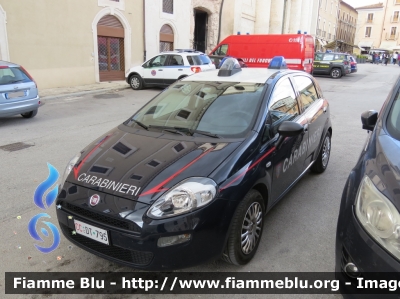 Fiat Punto VI serie
Carabinieri 
Comando Carabinieri Unità per la tutela Forestale Ambientale ed Agroalimentare
CC DT 795
Parole chiave: Fiat Punto_IVserie CCDT795