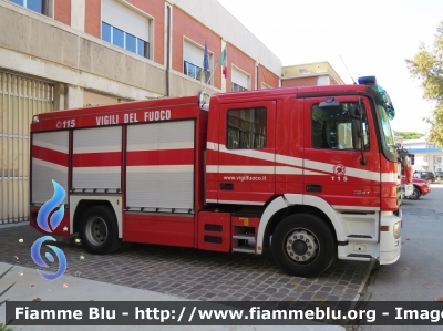 Mercedes-Benz Actros 1841 II serie
Vigili del Fuoco
Comando Provinciale di Pescara
AutoPompaSerbatoio Allestimento BAI
VF 24506
Parole chiave: Mercedes-Benz Actros_1841_IIserie VF24506