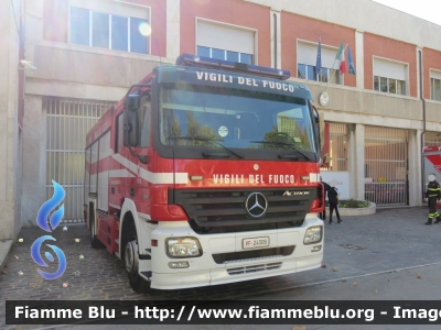 Mercedes-Benz Actros 1841 II serie
Vigili del Fuoco
Comando Provinciale di Pescara
AutoPompaSerbatoio Allestimento BAI
VF 24506
Parole chiave: Mercedes-Benz Actros_1841_IIserie VF24506