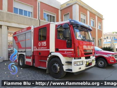 Iveco EuroCargo MaxiCity 180E30 III serie 
Vigili del Fuoco
Comando Provinciale di Pescara
AutoPompaSerbatoio Allestimento Magirus
VF 29249
Parole chiave: Iveco EuroCargo_MaxiCity_180_IIIserie Vf29249